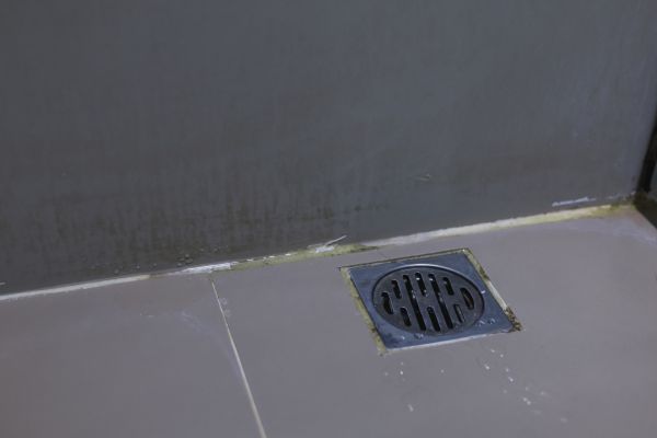 Cost of Bathroom Drain Installation in Bakersfield